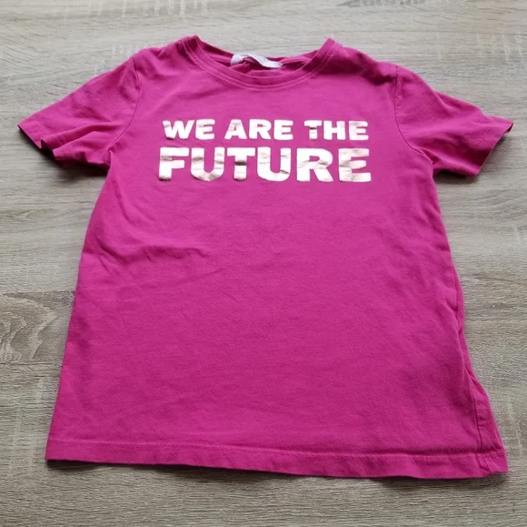 H&M euc / vguc "We are the future" 6-8 years - Picture 1 of 9